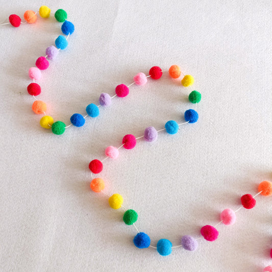 POM POM GARLAND